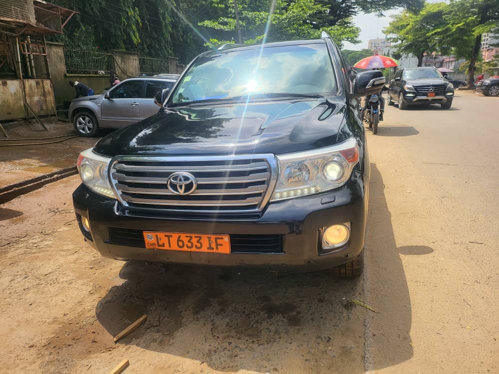 Toyota Land Cruiser V8